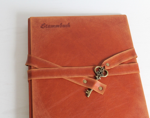 Stammbuch "Schlüssel" im Vintage-Look DIN A4, hellbraun